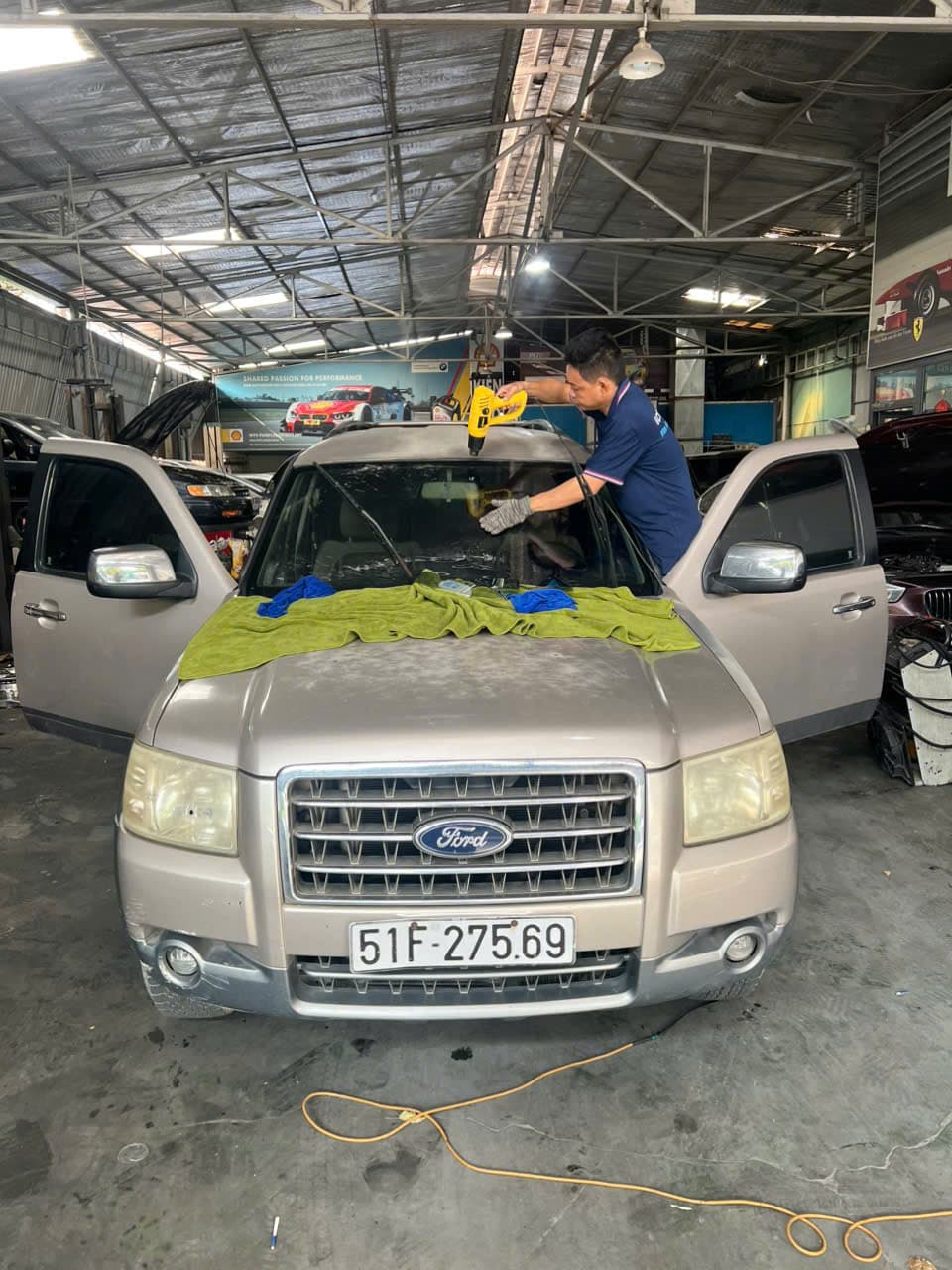 Ford Everest - công trình dán phim cách nhiệt