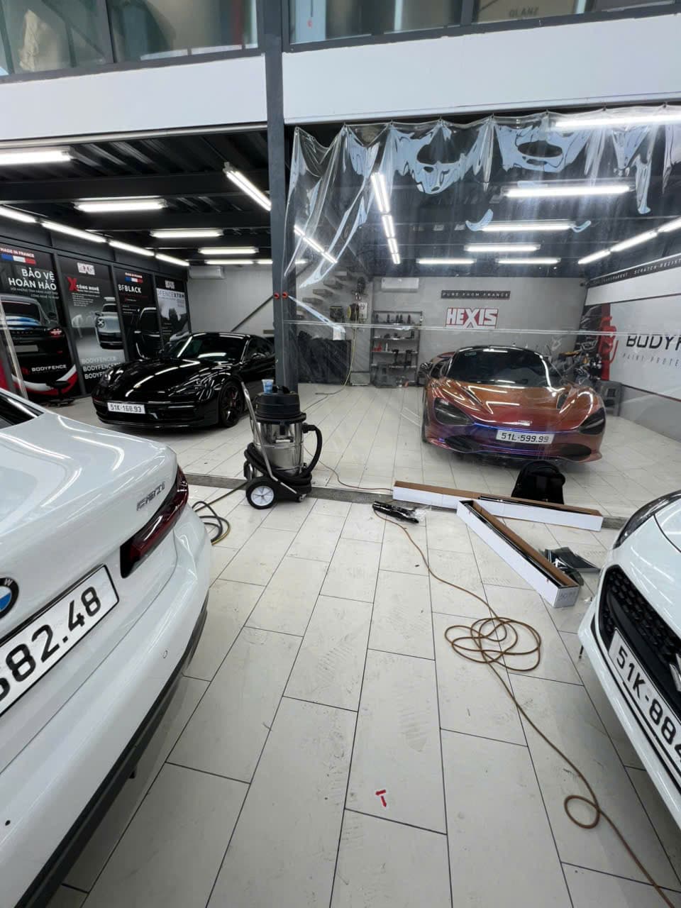 Showroom Siêu Xe Cường Đô La - công trình dán phim cách nhiệt