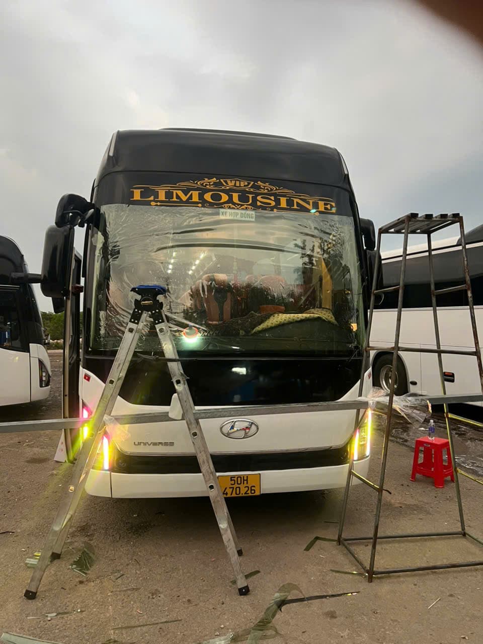Xe Limousine VIP - công trình dán phim cách nhiệt